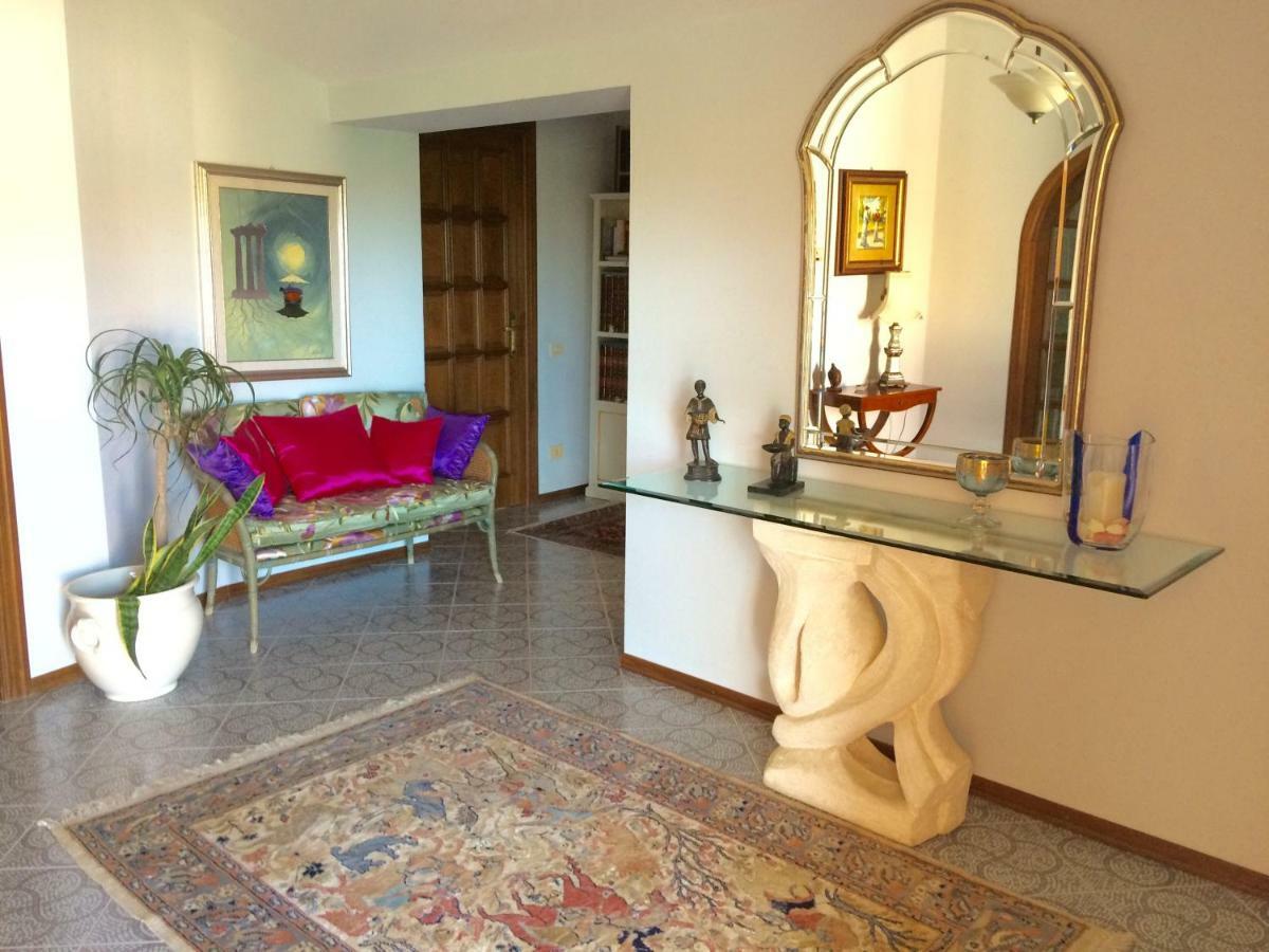 Tony Home Olbia Bagian luar foto